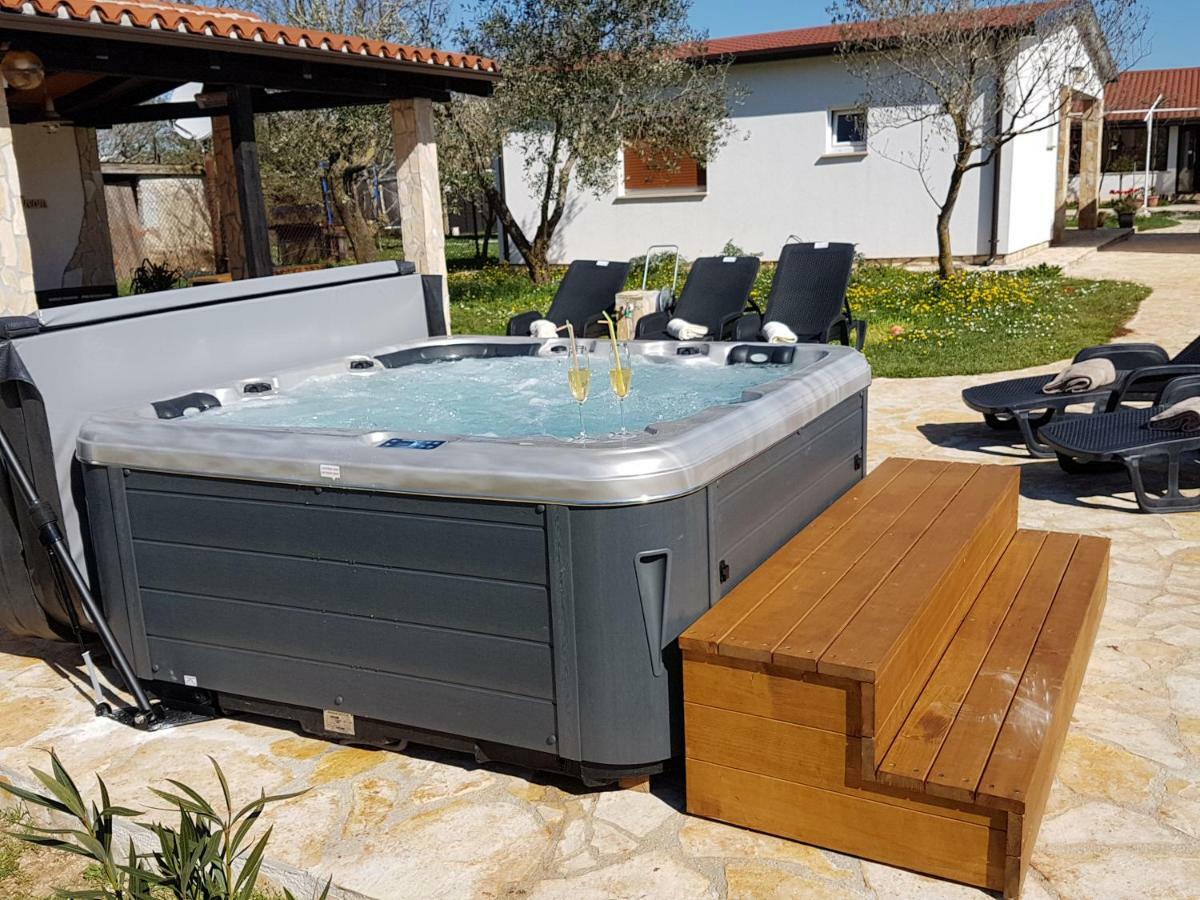 PUY Holiday Home Kerniat מראה חיצוני תמונה