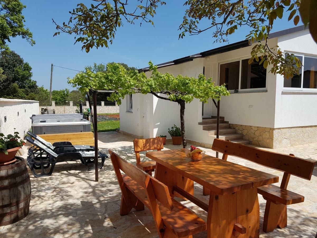 PUY Holiday Home Kerniat מראה חיצוני תמונה
